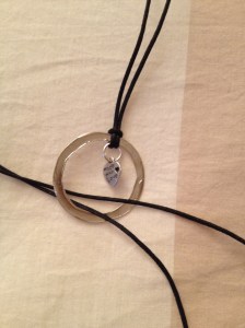 Collana a scorsoio nera e acciaio, con farfalle . #N.13